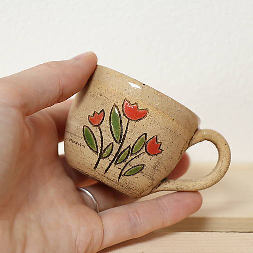 Keramický hrnček Tulipány