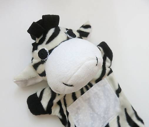 Maňuška zebra (Zebra z bielokvietkovej savany)