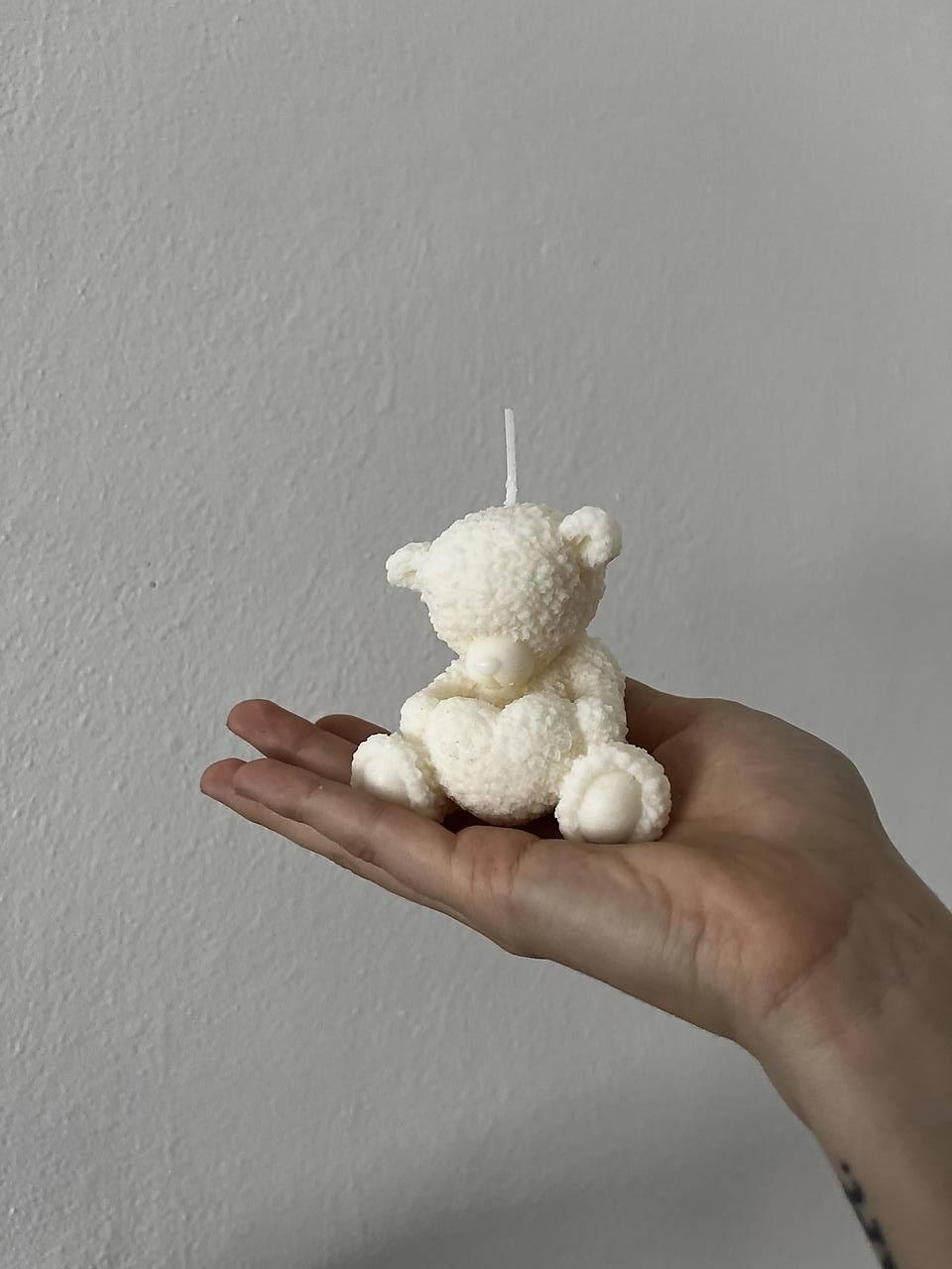 Macík so srdcom  (biely - granátové jablko)