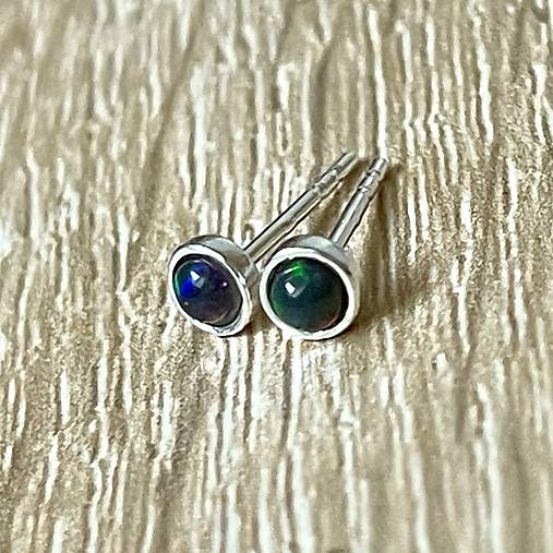 Natural Black Opal Ag925 Earrings / Strieborné napichovačky s čiernym opálom E004