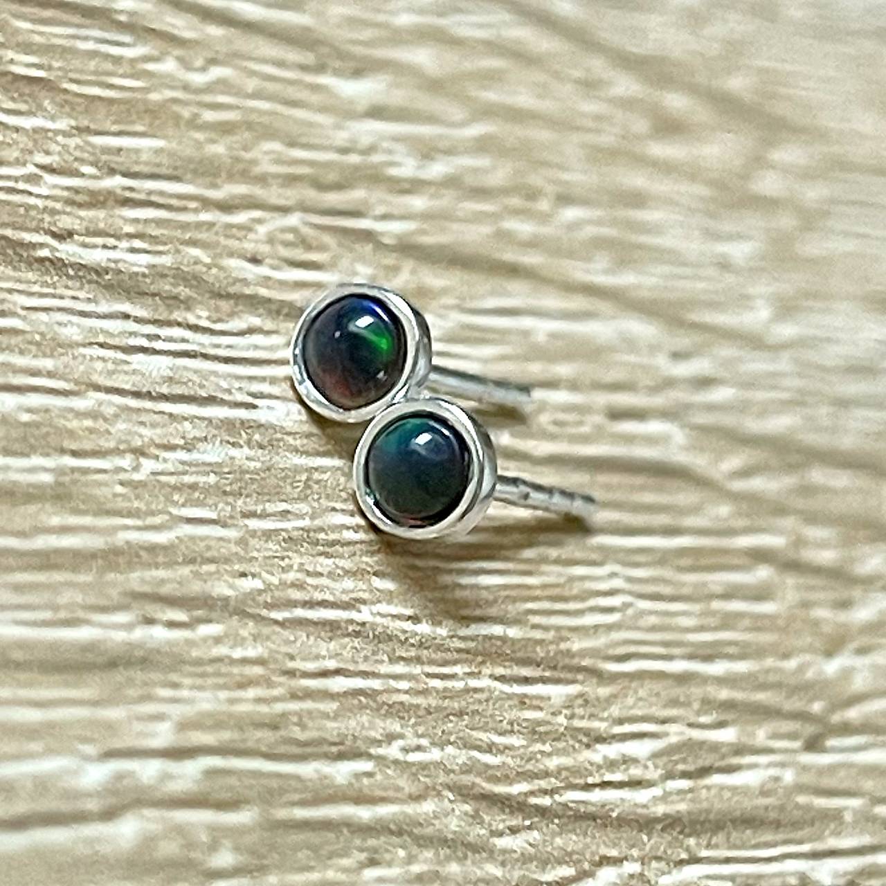 Natural Black Opal Ag925 Earrings / Strieborné napichovačky s čiernym opálom E004