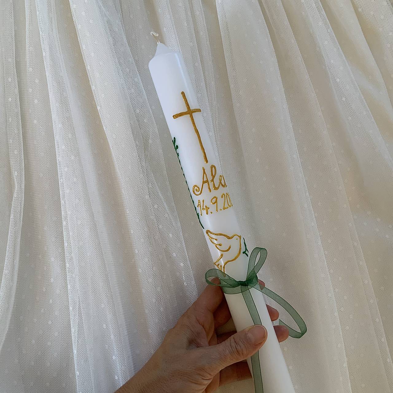 Ručne maľovaná krstná svieca s personalizáciou – 35 cm, biely vosk