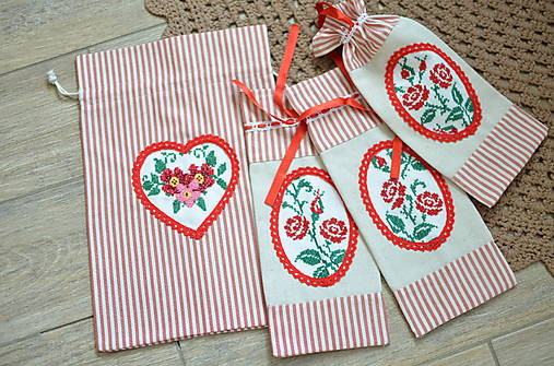 Úžitkový textil - Červené pásikové vrecúško - 17709974_