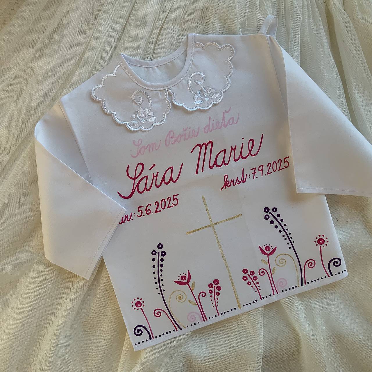 Krstná košieľka ručne maľovaná ľudovoladená fialovo zlatá 