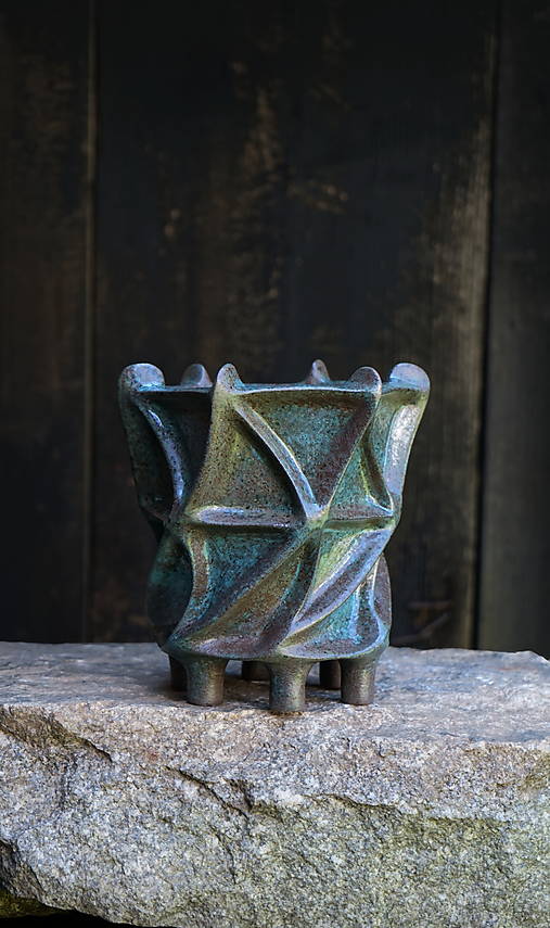 Nádoby - Kvetináč s geometrickým reliéfom - 17710465_