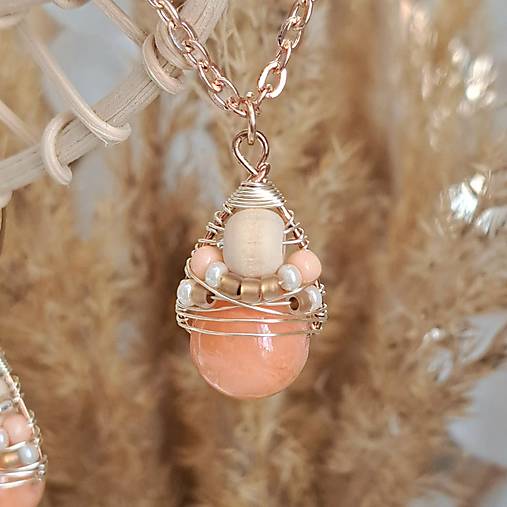 Náhrdelníky - Náhrdelník Boho Pastels - Salmon Chalcedon - 17713059_