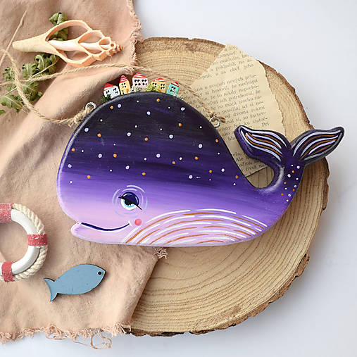 Dekorácie - Drevená veľrybka, fialová  - 17713797_