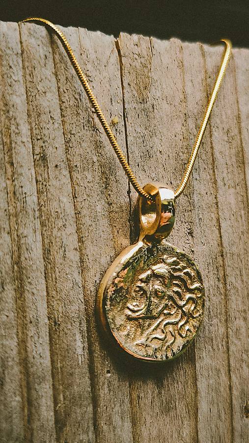 Medúza – strážkyňa v žltom bronze