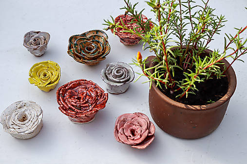 Dekorácie - Keramické ružičky  - 17717312_