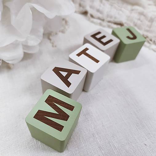 Hračky - Maľované drevené K O C K Y gravírované - 17717122_