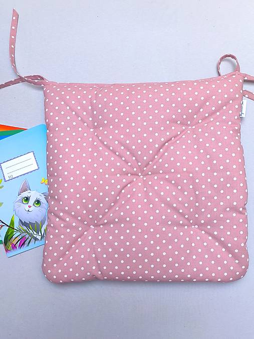 Podsedák na školskú stoličku (Bodky na staroružovom)