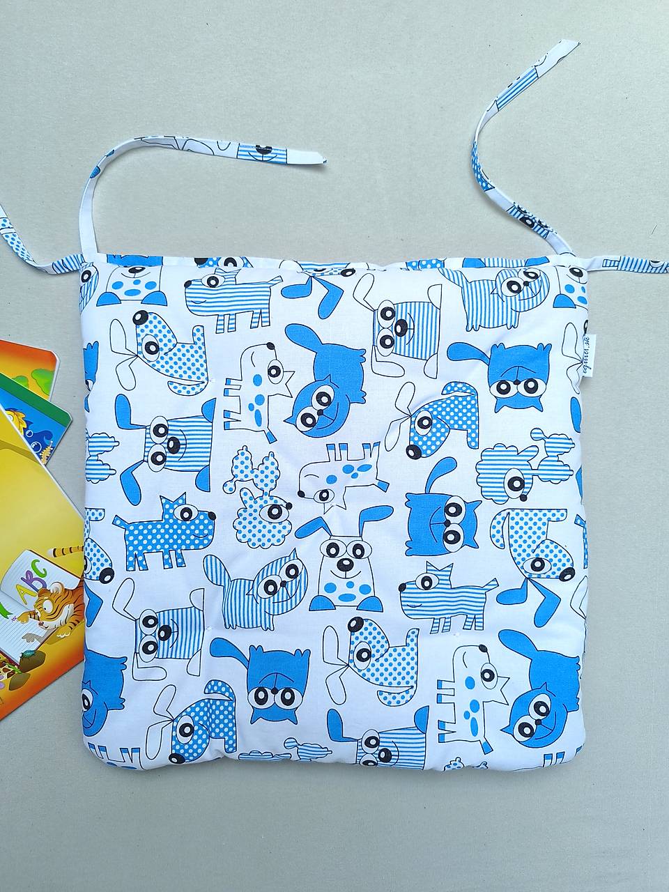 Podsedák na školskú stoličku (Modrí psíkovia)