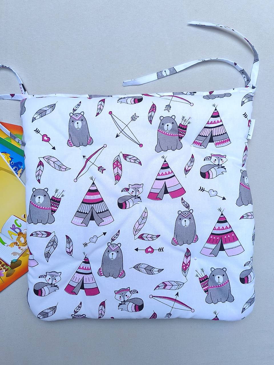 Podsedák na školskú stoličku (Ružoví indiáni)