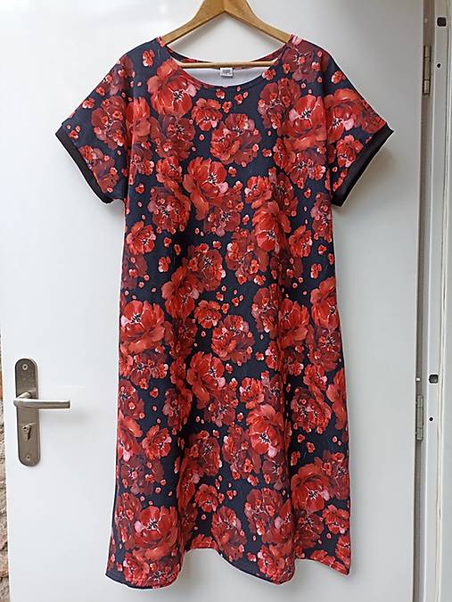 Šaty - Šaty červené květy na černé, velikost 4XL ~ LETNÍ VÝPRODEJ ~ - 17720786_