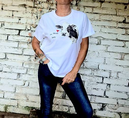 Tričko " Nikomu nevěřit " 2