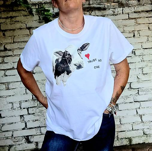 Tričko " Nikomu nevěřit " 2