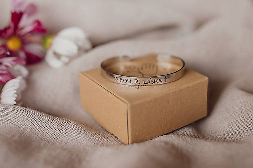 Náramky - Oceľový náramok- Boh je láska - 17722787_