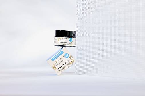 Jemný pemzový peeling pre všetky typy pleti Kvitok (30 ml)