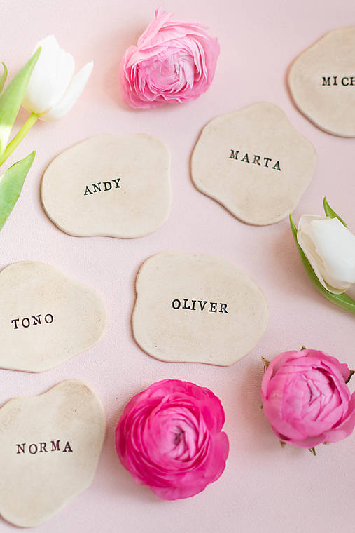 Darčeky pre svadobčanov - Menovka NEPRAVIDELNÁ - 17727214_