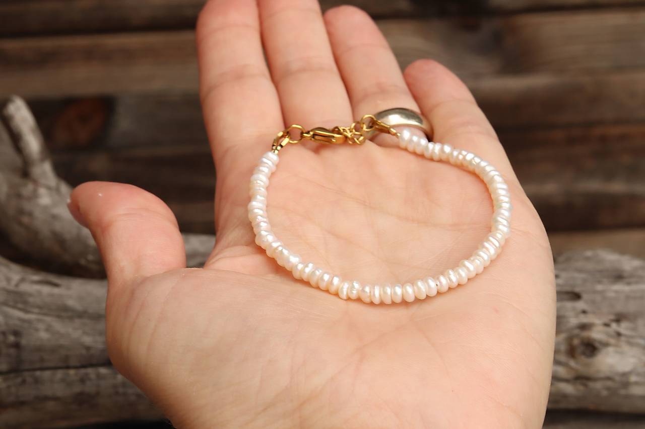Perlový náramok