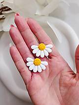 Náušnice - Margarétky stredné-napichovacie náušnice - 17728019_
