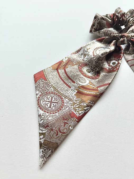 Maxi scrunchie asymetrická (Hnedo-biela)