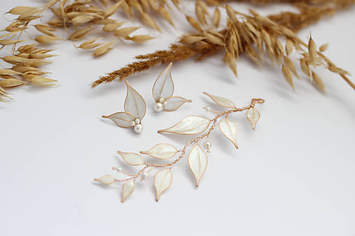 Svadobná aplikácia do vlasov s riečnymi perlami (Zlatá ozdoba do vlasov + náušnice)