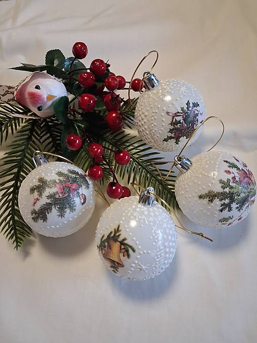 Dekorácie - Vianočné gule v darčekovom balení - 17732743_