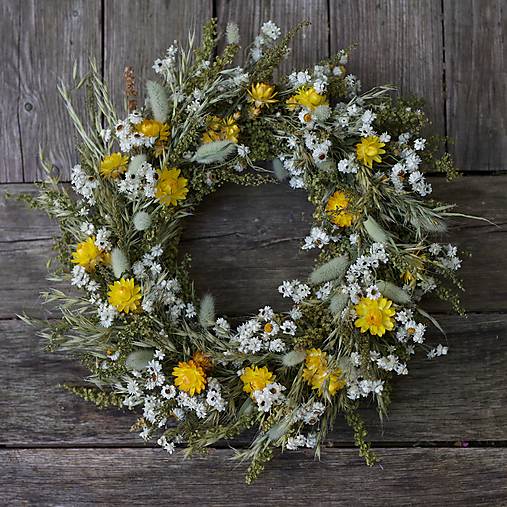 Dekorácie - Veniec zo slamienok - 17732747_