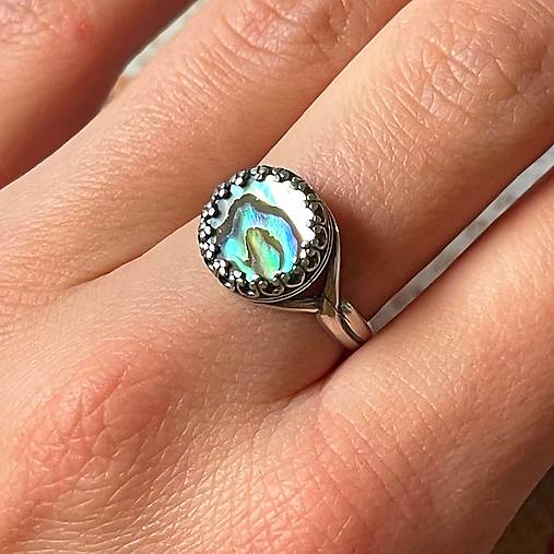 Mother of Pearl Filigree  AG925 Silver Ring  / Strieborný prsteň s dúhovou perleťou E003