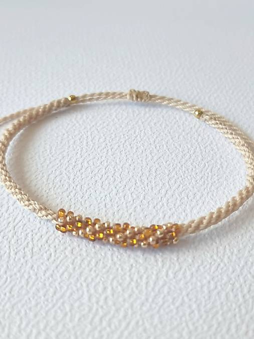 Náramky - Macramé náramok v svetlo béžovej farbe - 17736246_