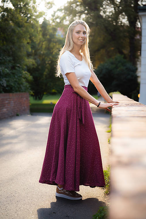 Sukne - KOLOVÁ  MUŠELÍNOVÁ SUKNĚ - BORDÓ S ŤUPKAMI - 17738192_