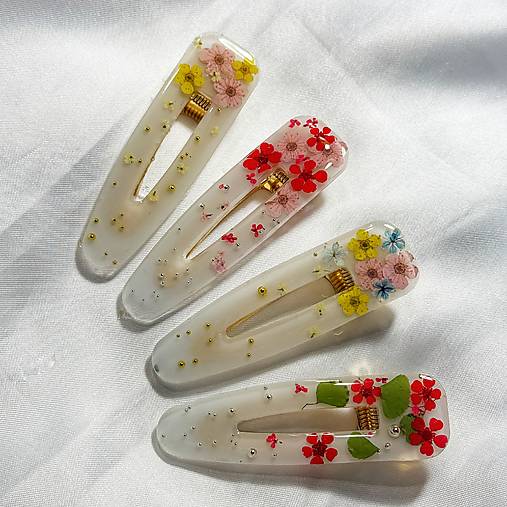 Ozdoby do vlasov - Živicová sponka do vlasov so skutočnými kvetmi (Biela s červenými kvetmi a listami) - 17738228_