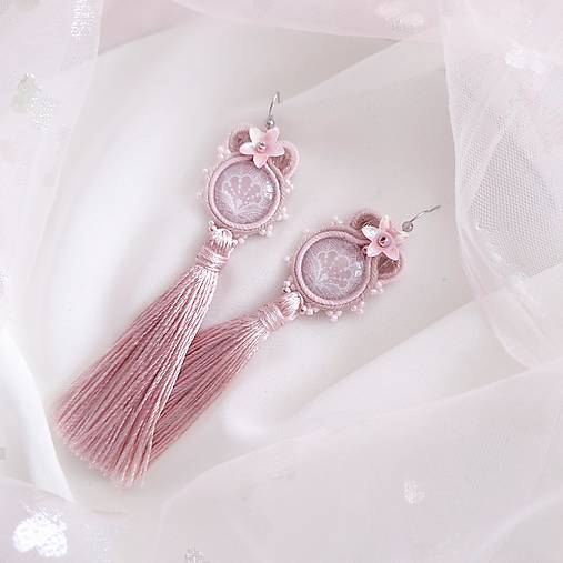 Náušnice - Šujtášové náušnice s hodvábnymi strapcami VENUŠA - 17740066_