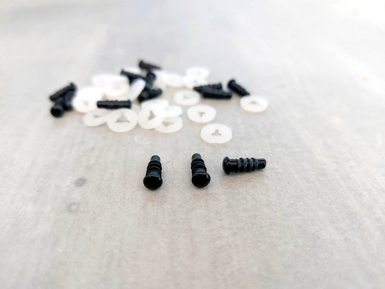 Ploché bezp.očko, 4,5mm