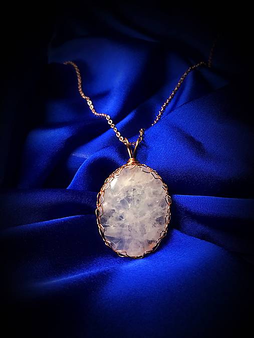 Náhrdelníky - náhrdelník v medi s ruženínom - 17746194_