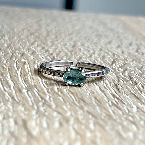 Faceted Tourmaline Paraiba Silver Ring AG925 / Jemný strieborný prsteň s prírodným Paraiba turmalínom E004