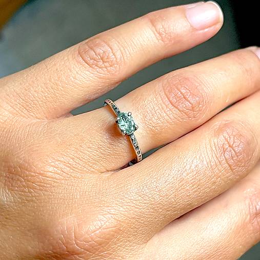 Faceted Tourmaline Paraiba Silver Ring AG925 / Jemný strieborný prsteň s prírodným Paraiba turmalínom E004