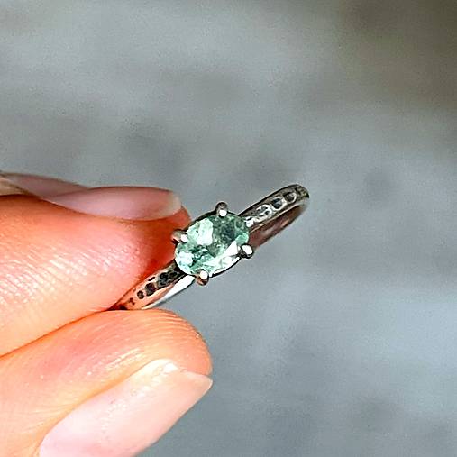 Faceted Tourmaline Paraiba Silver Ring AG925 / Jemný strieborný prsteň s prírodným Paraiba turmalínom E004