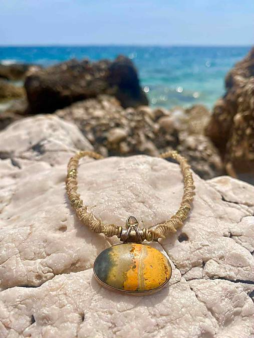 Náhrdelníky - Náhrdelník s Jaspisom - indický čmeliak v striebre 925 - 17751077_