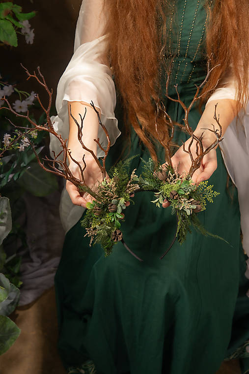 Korunka s parôžkami "magická cesta lesom"