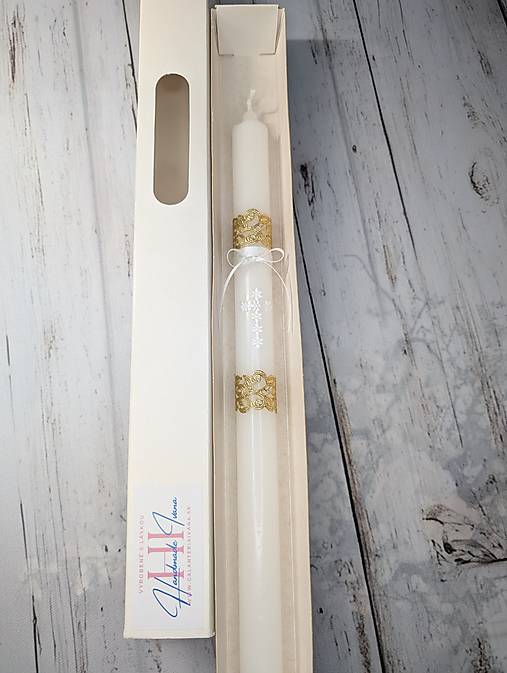 Sviečky - Sviečka biely krížik zlaté zdobenie, na krst, na prvé sväté prijímanie s chránitkom - 17751710_