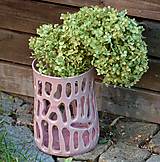 Dekorácie - Váza keramická, děrovaná, růžová - 17752249_