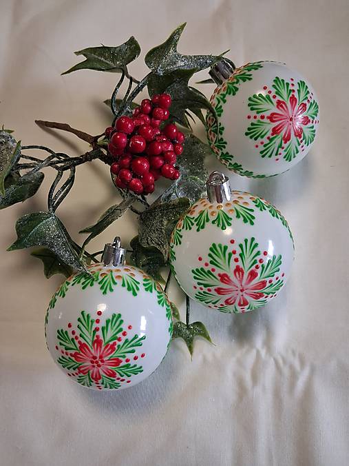 Dekorácie - Vianočné gule zdobené voskom - 17753394_