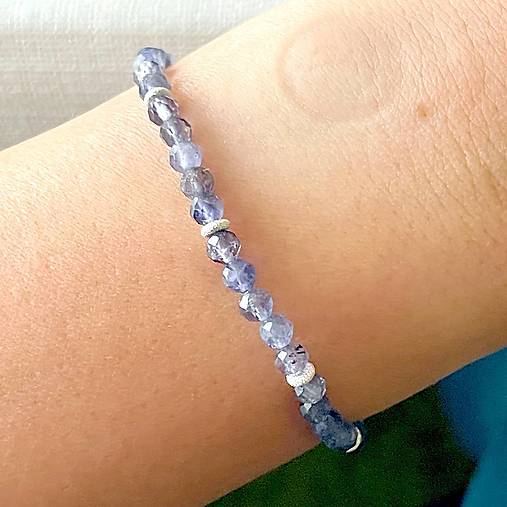 Elastic Iolite Bracelet AG925 / Elastický náramok iolit, striebro E003