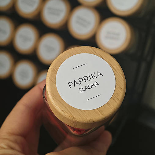 Úložné priestory & Organizácia - Okrúhle nálepky na koreničky - Biele - 17754845_