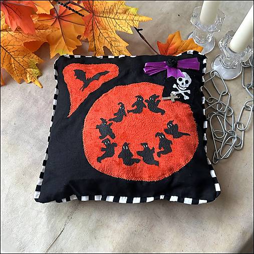 Úžitkový textil - Halloweensky vankúšik /dekorácia/ - 17757579_