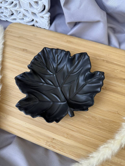 Nádoby - Dekoračná miska List (Čierna) - 17758610_