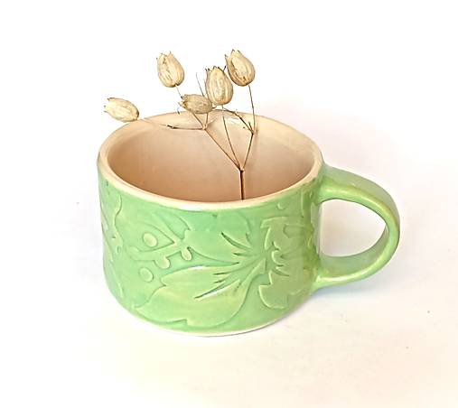 Nádoby - šálka s listovým motívom- svetlo zelená - 17761417_