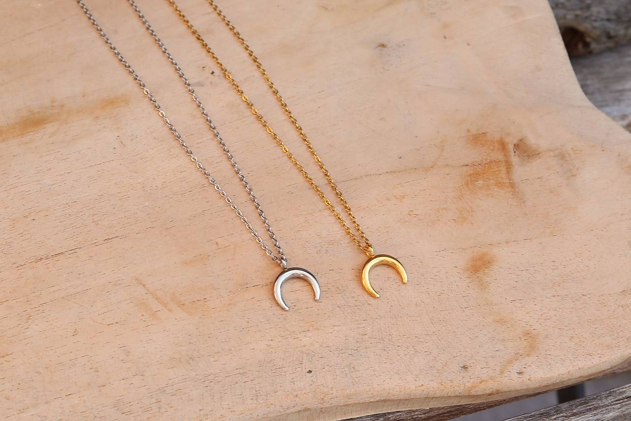 Náhrdelník - retiazka polmesiac